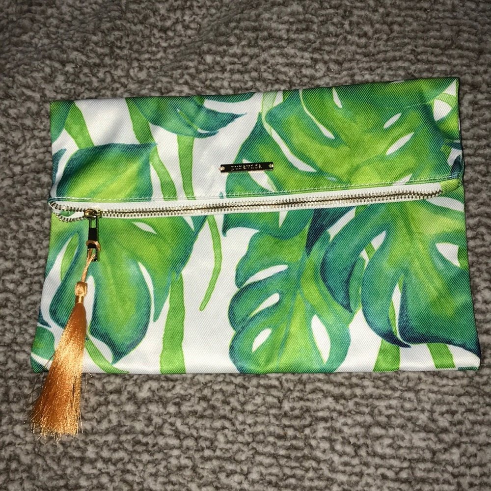 Pura vida clutch